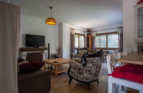 Torba Villa | Refreshing Home with Garden in Torba, Bodrum