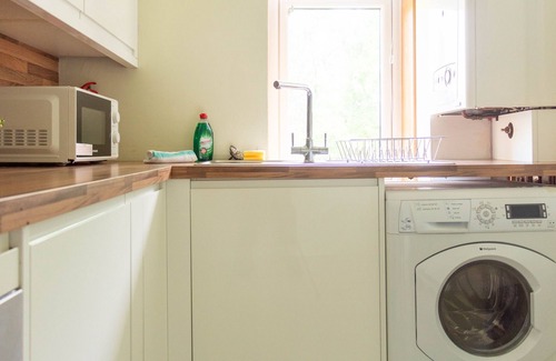 Paisley Apartment | Refreshing Modern Apartment in Renfrewshire