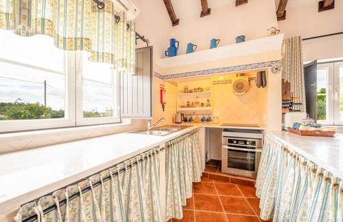 Ponte de Sor Apartment | Refreshing poolside escape in Ponte de Sor