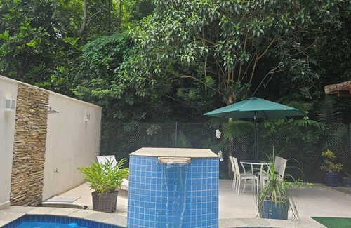 Vargem Pequena House | Refuge in Camorim surrounded by nature.