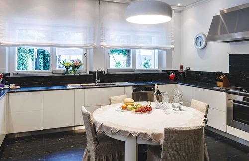 Ancona Villa | Refuge Villa With Amazing Paradise Island