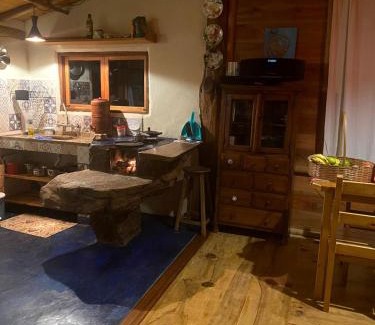 Aiuruoca House | Refugio Semente, cabana no Vale Matutu