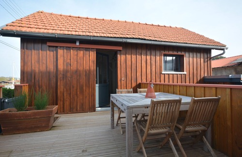 La Teste-de-Buch House | REFURBISHED FISHING HUT ON THE PORT
