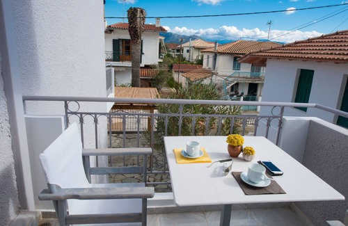Kariotai Apartment | REGALO KARIOTES/FLAT 6