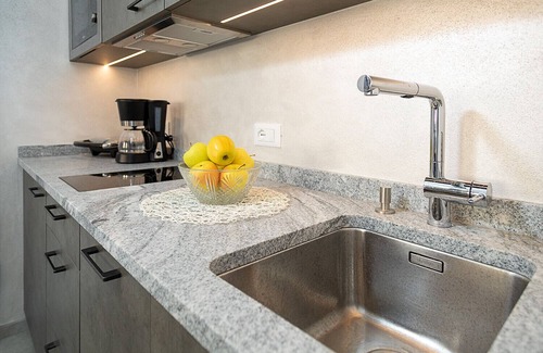 Old Town Apartment | Regarda - Baur Suite 2, design apartment in the center of Bardolino