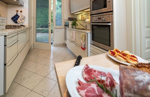 Gralaoni-Pralesi-Cisano Villa | Regarda - "Villa Infinity" with private pool and lake view