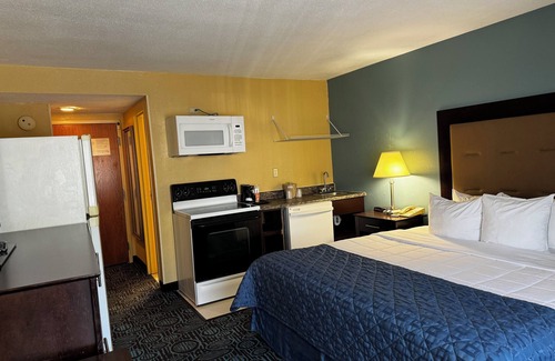 New London Hotel | Regency Inn and Suites - Handicapped Non Smoking Double Bed
