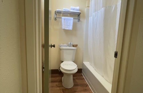 Lakeport Hotel | Regency Inn