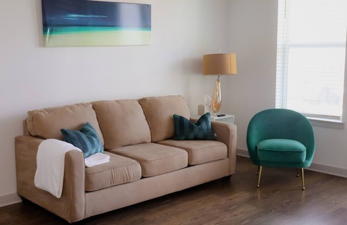 Arlington Condo | Regency Retreat