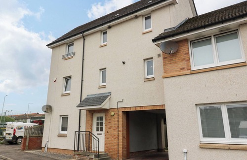 Glenisla Cottage | REHOBOTH LODGE, pet friendly, with a garden in Dundee