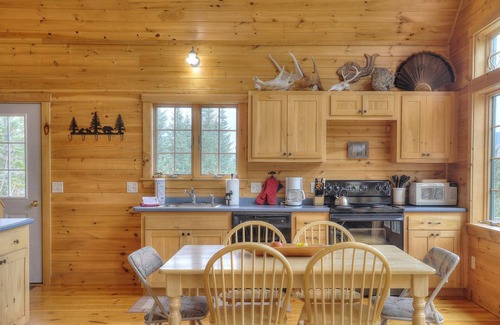 Rangeley House | Reid - Quiet, secluded cabin in the Rangeley Overlook