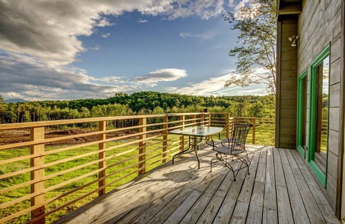 Weston House | Reillys Rest-private home in Green Mtns, kid-pet friendly-Ski,Bike,Walk,Relax!
