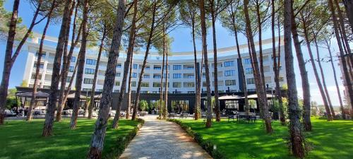 Ishem Apartment | Reina Apartment with private garden at Lura 2, Gjiri Lalzit