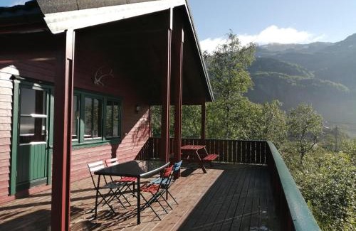 Myrdal Cabin | Reinunga Eco Hytta - Mountain lodge near Myrdal accessible only by train or bike
