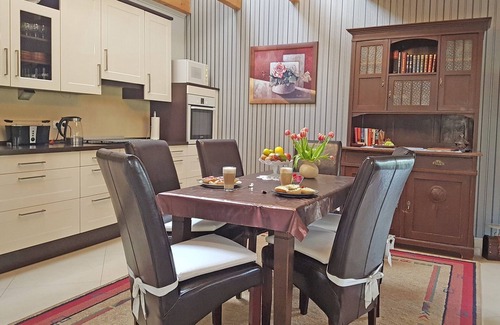 Moor-Rolofshagen House | Reizendes Ferienhaus mit Swimmingpool Nähe Ostsee