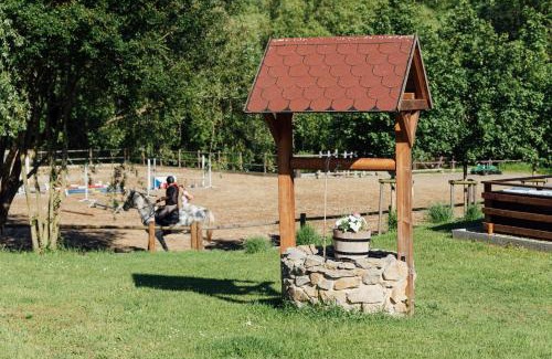 Bohemian-Moravian Highlands House | Rekreační a jezdecký areál Equifarm
