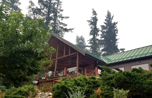 Tappen House | Relax and Enjoy a LOG HOME EXPERIENCE with Extraordinary lake and mountain views