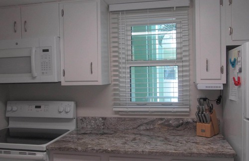 Dunedin Condo | Relax and enjoy life at our updated Dolphin Point Condo in Dunedin
