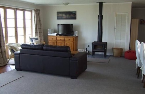 Te Horo Beach House | Relax and have fun close to the beach.