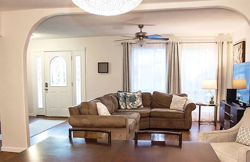 West Congress House | Relax and Have Fun in South Austin - Extended Stay