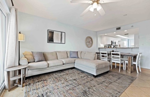 Fort Walton Beach Apartment | Relax and Recharge SeaCrest Pool, Gym, Steps 2 Beach