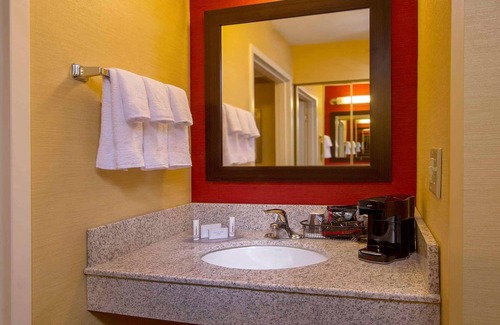 Durham Hotel | Relax and Recharge! 2 Comfortable Units, Free Parking, Onsite Pool, Pets Allowed