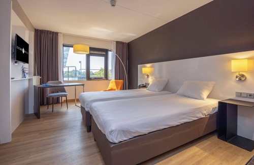 Municipality of Nieuwegein Hotel | Relax and Recharge: Indoor Pool, Free Parking & Scenic Nature Walks Nearby