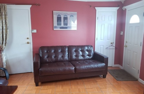 Baldwin Apartment | Relax and rejuvenate in this Hideaway Apartment close to public transportation .