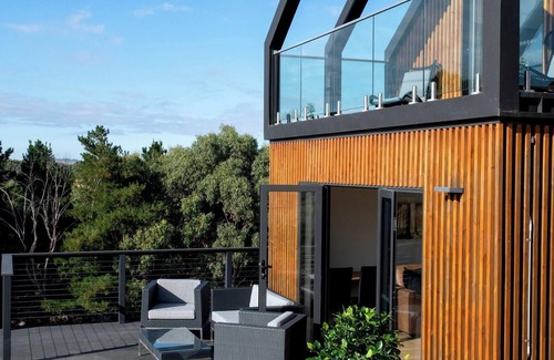 Ravenswood House | Relax and rejuvenate around beautiful countryside and meet our friendly alpacas