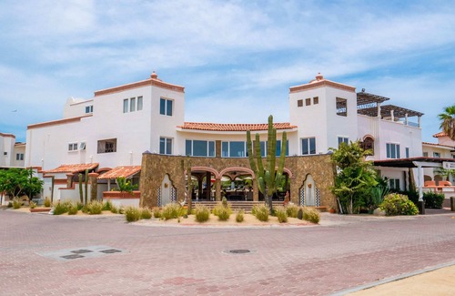 Colonia El Progreso Villa | Relax and Unplug * Cabo King Suite Villa