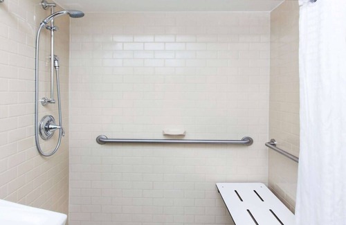 Horsham House | Relax and Unwind! Kitchen, Pet-friendly Property, Near Fair Oaks Park
