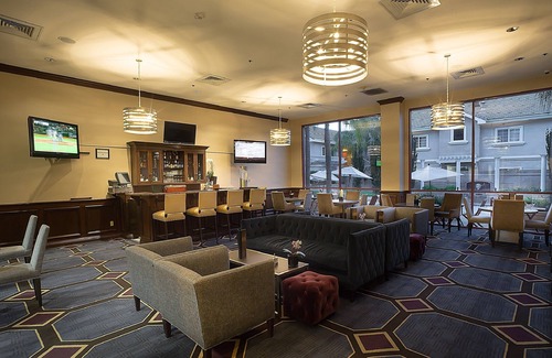 Sunnyvale West Hotel | Relax and Unwind! Pet-Friendly Property, Onsite Pool, Parking Onsite