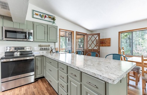 Nathrop Cabin | Relax at Aspen Creek- Private Hot Tub