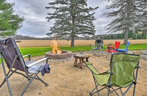 White Lake House | Relax at Northern Oasis! County Setting. Near Lakes, Wolf River & ATV/UTV Trail.