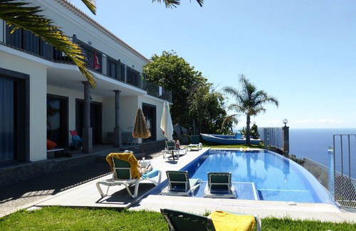 Ponta do Sol Villa | Relax at the best Ocean Cliff Villa in Madeira