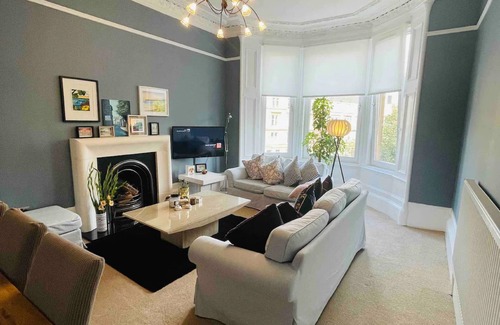 Wolverhampton House | Relax at the modern and spacious nestled in the central part