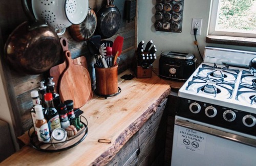 Knik-Fairview Cabin | Relax at this cozy, well appointed cabin located in sunny Knik, Alaska.