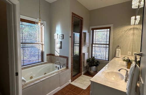 Whispering Pines House | Relax at this lake-front AND golf-front home for the US OPEN!