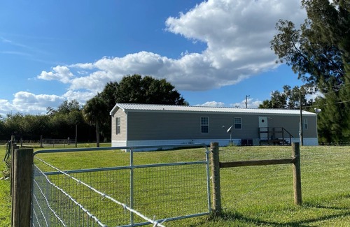 Moore Haven House | Relax! Bring your boat and fish Lake Okeechobee!