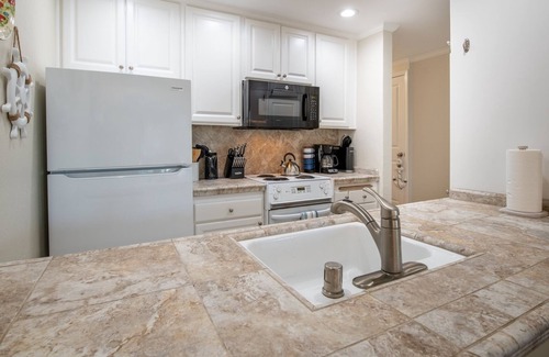 Pajaro Dunes Condo | Relax by Monterey Bay, stay at our cozy Pajaro Dunes Condo
