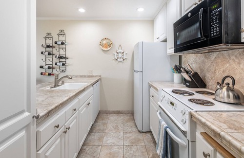 Pajaro Dunes Condo | Relax by Monterey Bay, stay at our cozy Pajaro Dunes Condo