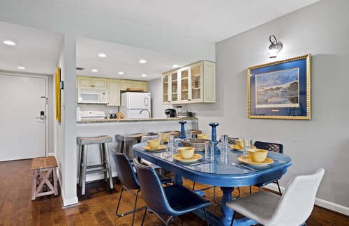 Harbour Town Condo | Relax By Pool: Harbour Town Resort Condo