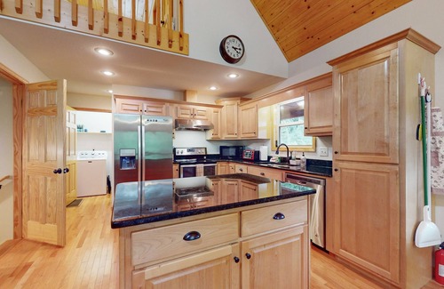 Murphy Cabin | Relax by the river in Murphy: Spacious decks, stunning views, and endless advent