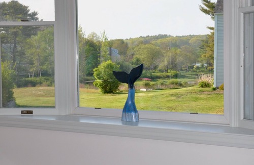York Beach House | Relax by the Shore only a 7 min walk to Cape Neddick beach.