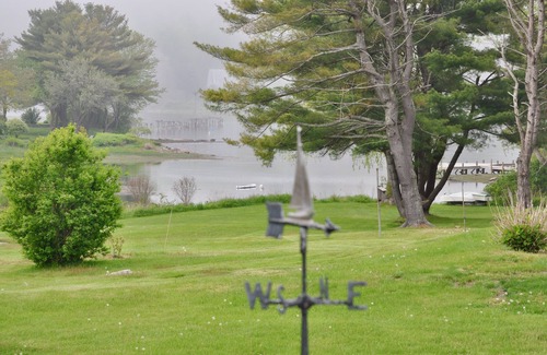 York Beach House | Relax by the Shore only a 7 min walk to Cape Neddick beach.
