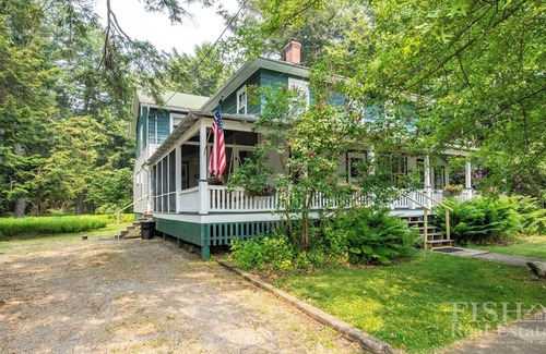 Eagles Mere Cottage | Relax during the evening on the veranda at "Pinecone" in Eagles Mere.