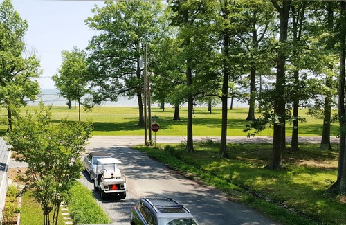 Colonial Beach Apartment | Relax & Enjoy Colonial Beach in this 2 Bedroom Apt. w/great river view, sleeps 4