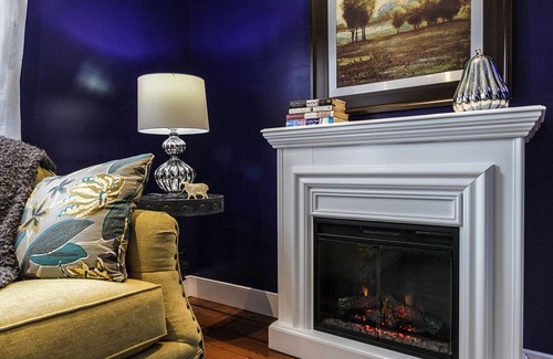 Columbia Cottage | Relax & Enjoy the quiet country setting! And bring your dog too
