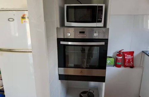 Miranda House | Relax in a cozy house,BBQ,10 mins from the beaches