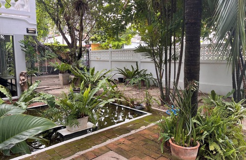 Chang Phueak House | Relax in a Sunny Bedroomwith AC in a Modern Thai House, Perfect Location.